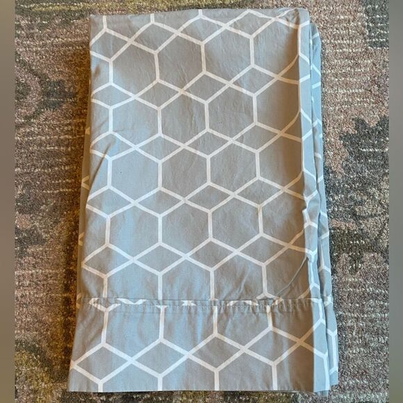 Threshold Honeycomb Design Bed Pillow Case Set - Picture 4 of 5